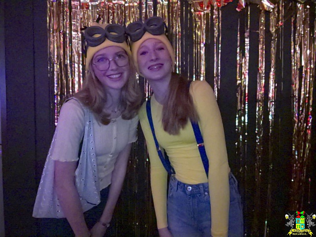 ../Images/Jeugd Opwarmbal Photobooth 040.jpg